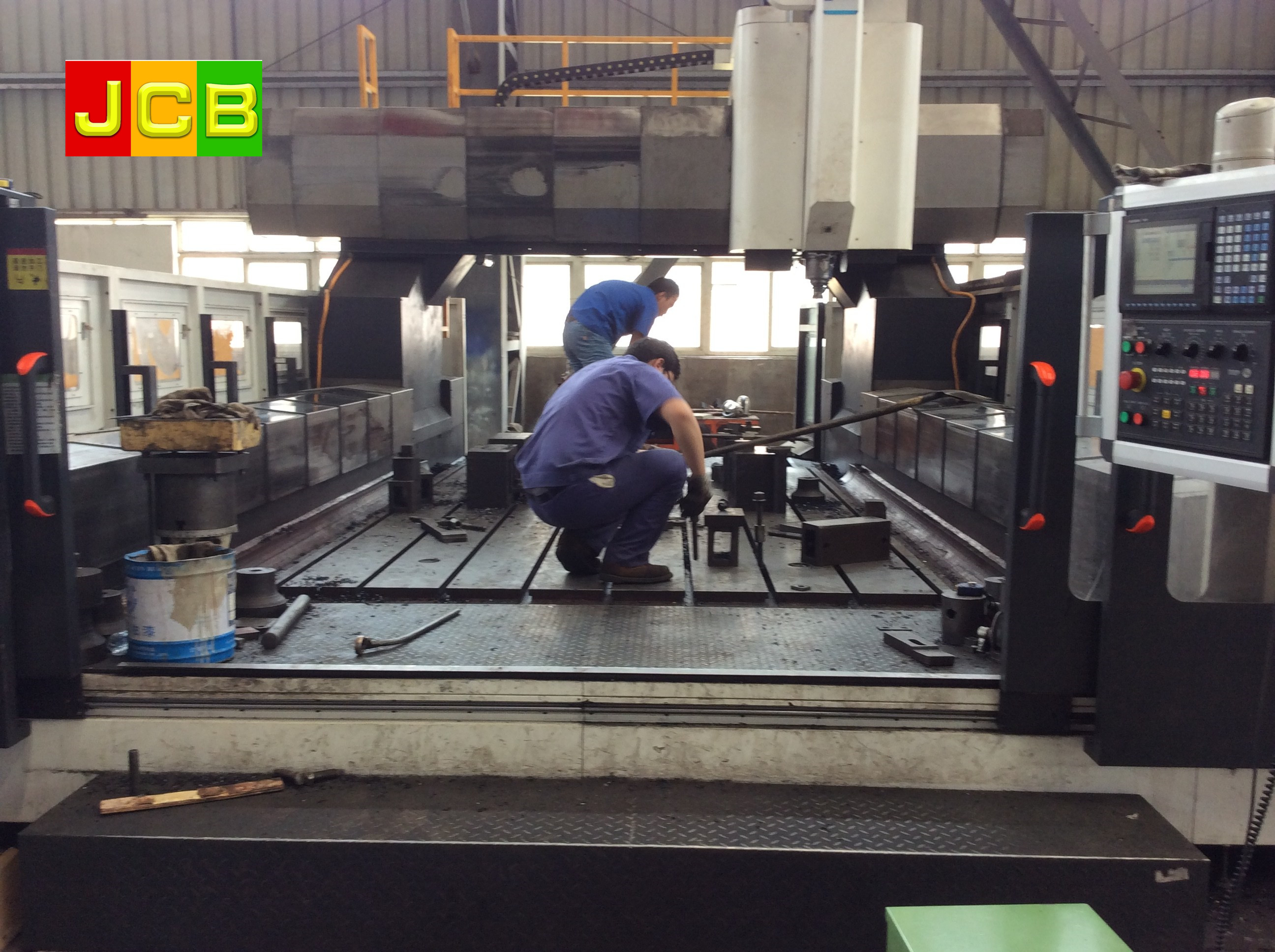 CNC-machining-center-4